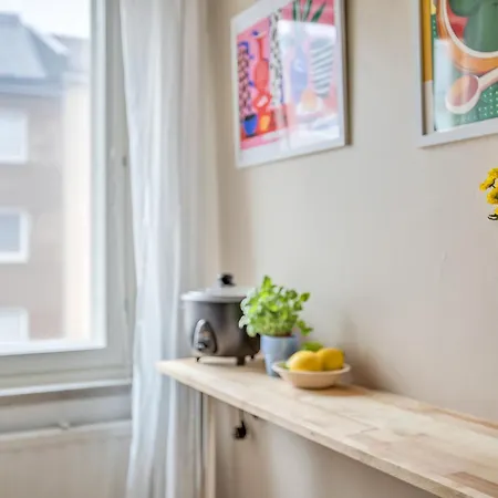 Vibrant And W Netflix, Wifi, 200m Tram And Bus *