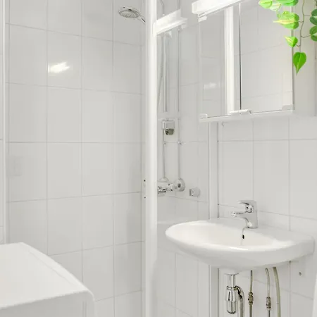 Vibrant And W Netflix, Wifi, 200m Tram And Bus