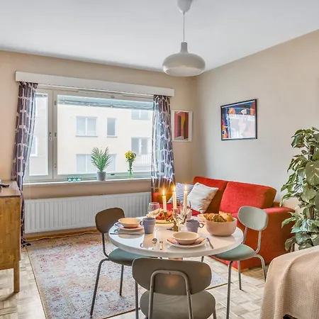 Vibrant And W Netflix, Wifi, 200m Tram And Bus *